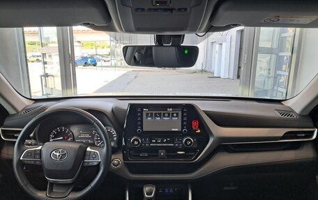 Toyota Highlander, 2022 год, 5 570 000 рублей, 17 фотография
