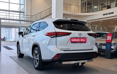 Toyota Highlander, 2022 год, 5 570 000 рублей, 8 фотография