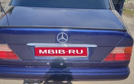 Mercedes-Benz E-Класс, 1994 год, 570 000 рублей, 13 фотография