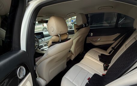Mercedes-Benz E-Класс, 2017 год, 3 100 000 рублей, 7 фотография