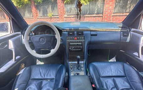 Mercedes-Benz E-Класс, 1998 год, 450 000 рублей, 9 фотография