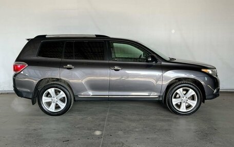 Toyota Highlander III, 2011 год, 1 950 000 рублей, 5 фотография