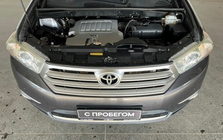 Toyota Highlander III, 2011 год, 1 950 000 рублей, 8 фотография