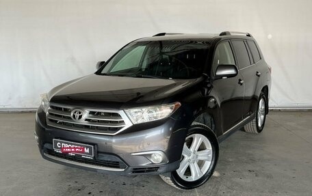 Toyota Highlander III, 2011 год, 1 950 000 рублей, 14 фотография