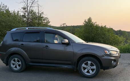 Mitsubishi Outlander III рестайлинг 3, 2010 год, 980 000 рублей, 5 фотография