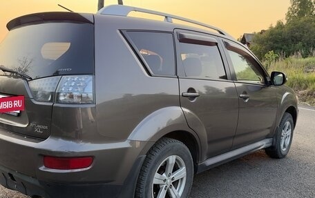Mitsubishi Outlander III рестайлинг 3, 2010 год, 980 000 рублей, 7 фотография