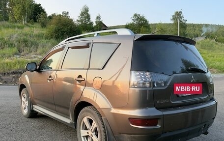 Mitsubishi Outlander III рестайлинг 3, 2010 год, 980 000 рублей, 9 фотография