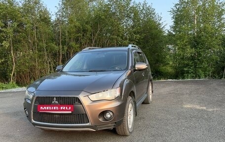 Mitsubishi Outlander III рестайлинг 3, 2010 год, 980 000 рублей, 2 фотография