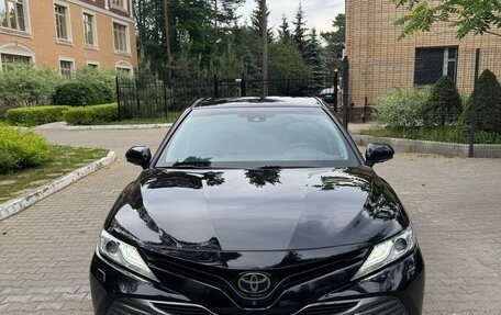 Toyota Camry, 2019 год, 3 150 000 рублей, 2 фотография