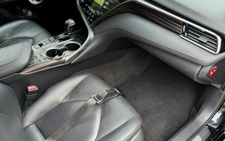 Toyota Camry, 2019 год, 3 150 000 рублей, 10 фотография