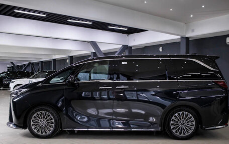 Lexus LM, 2024 год, 18 380 000 рублей, 2 фотография