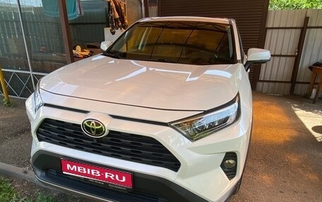 Toyota RAV4, 2020 год, 3 000 000 рублей, 1 фотография