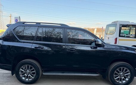 Toyota Land Cruiser Prado 150 рестайлинг 2, 2019 год, 4 400 000 рублей, 1 фотография