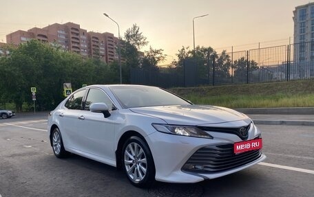 Toyota Camry, 2018 год, 2 650 000 рублей, 1 фотография