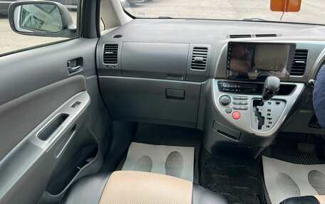 Toyota Wish II, 2003 год, 859 000 рублей, 14 фотография