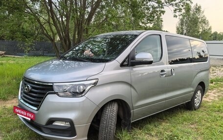 Hyundai H-1 II рестайлинг, 2019 год, 2 592 000 рублей, 2 фотография