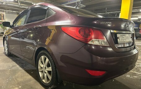 Hyundai Solaris II рестайлинг, 2011 год, 850 000 рублей, 3 фотография