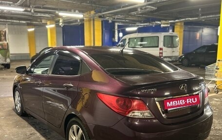 Hyundai Solaris II рестайлинг, 2011 год, 850 000 рублей, 7 фотография