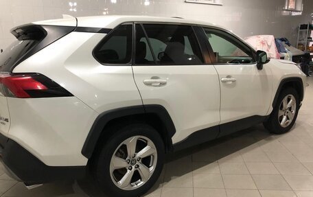 Toyota RAV4, 2020 год, 3 000 000 рублей, 12 фотография