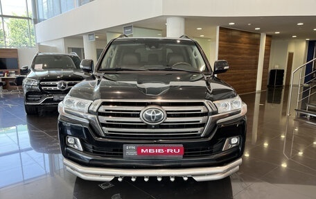 Toyota Land Cruiser 200, 2017 год, 6 647 000 рублей, 2 фотография
