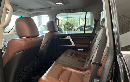Toyota Land Cruiser 200, 2017 год, 6 647 000 рублей, 15 фотография