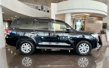 Toyota Land Cruiser 200, 2017 год, 6 647 000 рублей, 5 фотография