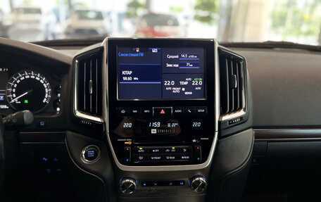 Toyota Land Cruiser 200, 2017 год, 6 647 000 рублей, 18 фотография