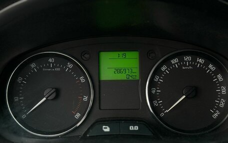 Skoda Fabia II, 2011 год, 329 000 рублей, 18 фотография