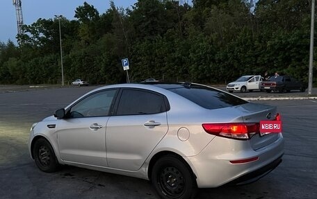 KIA Rio III рестайлинг, 2017 год, 800 000 рублей, 3 фотография