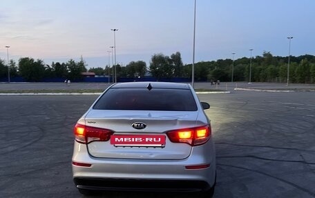 KIA Rio III рестайлинг, 2017 год, 800 000 рублей, 4 фотография