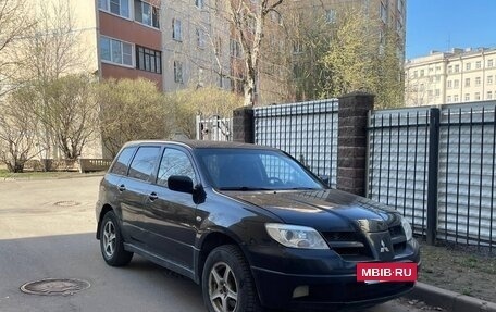 Mitsubishi Outlander III рестайлинг 3, 2004 год, 530 000 рублей, 2 фотография