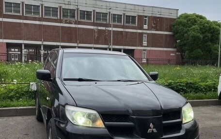 Mitsubishi Outlander III рестайлинг 3, 2004 год, 530 000 рублей, 4 фотография