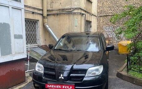 Mitsubishi Outlander III рестайлинг 3, 2004 год, 530 000 рублей, 14 фотография