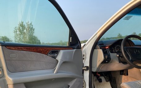 Mercedes-Benz E-Класс, 1997 год, 150 000 рублей, 6 фотография