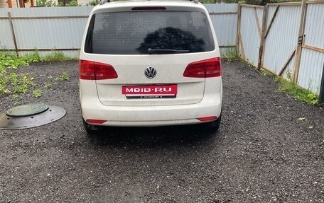 Volkswagen Touran III, 2014 год, 780 000 рублей, 5 фотография