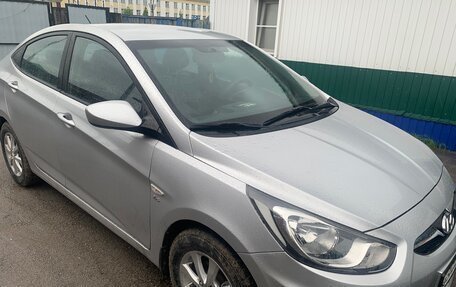 Hyundai Solaris II рестайлинг, 2011 год, 890 000 рублей, 2 фотография