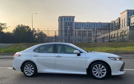 Toyota Camry, 2018 год, 2 650 000 рублей, 2 фотография