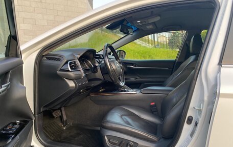 Toyota Camry, 2018 год, 2 650 000 рублей, 13 фотография
