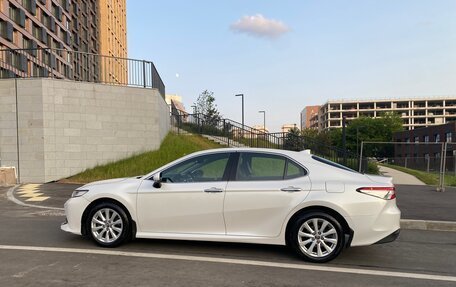 Toyota Camry, 2018 год, 2 650 000 рублей, 10 фотография