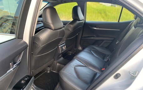 Toyota Camry, 2018 год, 2 650 000 рублей, 15 фотография