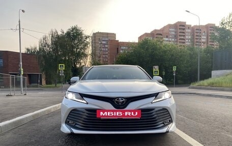 Toyota Camry, 2018 год, 2 650 000 рублей, 4 фотография