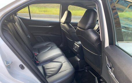 Toyota Camry, 2018 год, 2 650 000 рублей, 18 фотография