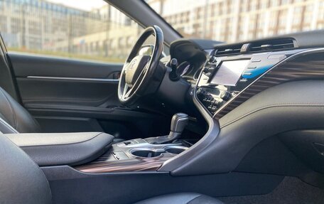Toyota Camry, 2018 год, 2 650 000 рублей, 19 фотография