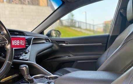 Toyota Camry, 2018 год, 2 650 000 рублей, 20 фотография