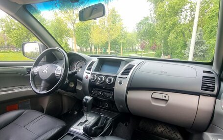 Mitsubishi Pajero Sport II рестайлинг, 2013 год, 1 840 000 рублей, 9 фотография