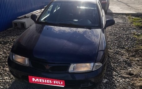 Mitsubishi Carisma I, 1998 год, 400 000 рублей, 3 фотография