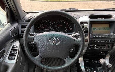 Toyota Land Cruiser Prado 120 рестайлинг, 2005 год, 1 475 500 рублей, 4 фотография