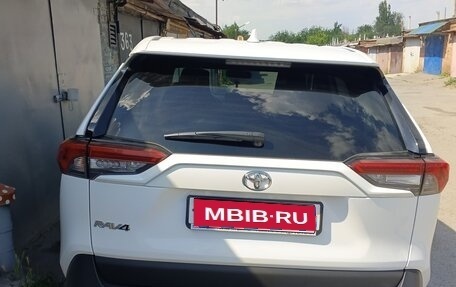 Toyota RAV4, 2020 год, 3 050 000 рублей, 1 фотография
