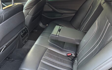BMW 5 серия, 2018 год, 5 990 000 рублей, 11 фотография