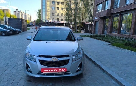 Chevrolet Cruze II, 2013 год, 800 000 рублей, 4 фотография